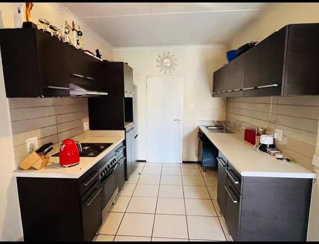 2 BEDROOM APARTMENT FOR SALE IN OAKDENE